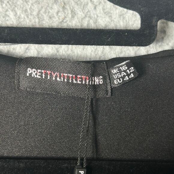 New PrettyLittleThing Black Frill Wrap Ruffle Dress Short Sleeve‎ Twelve - Picture 3 of 9